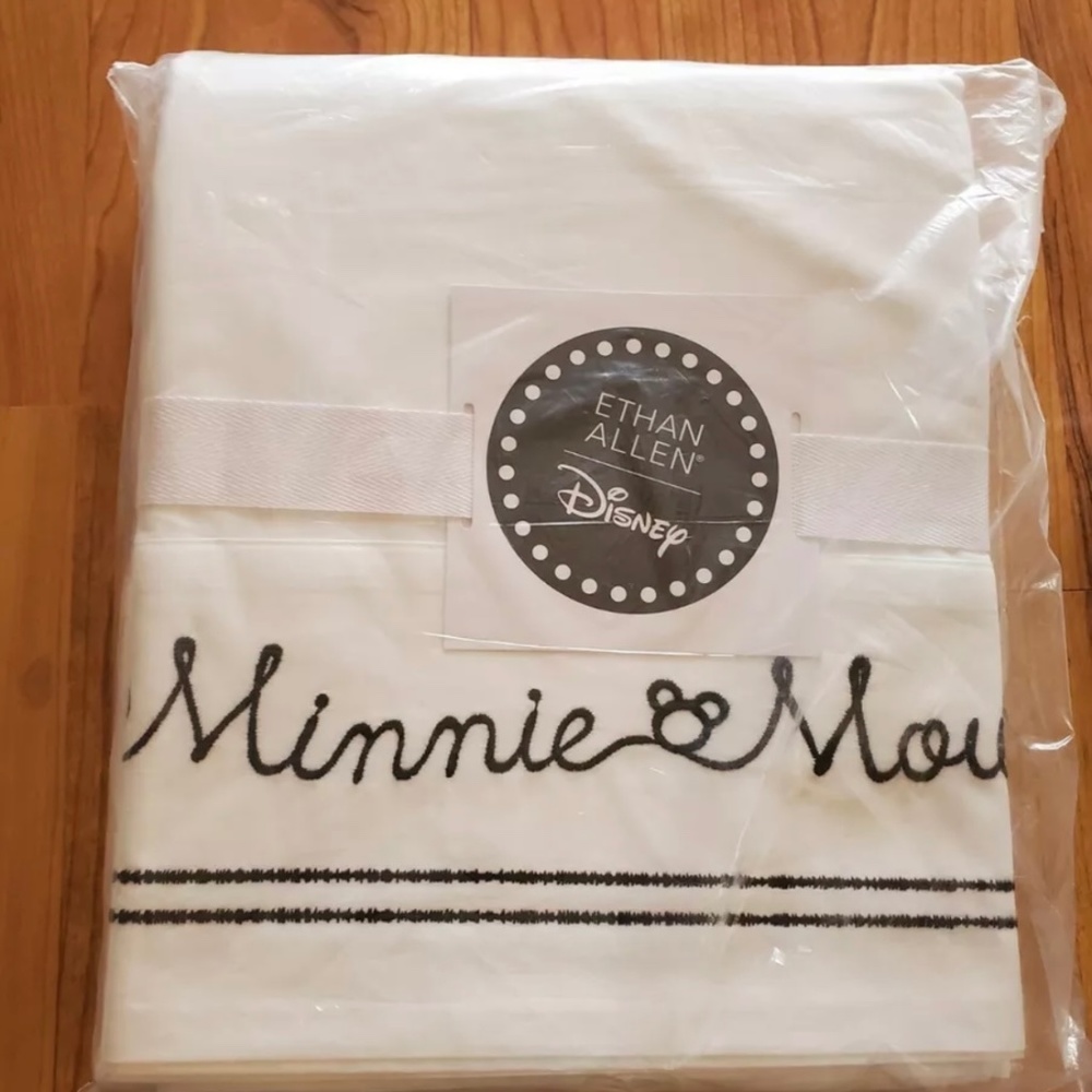 New Disney Minnie Mouse Twin Sheet Set